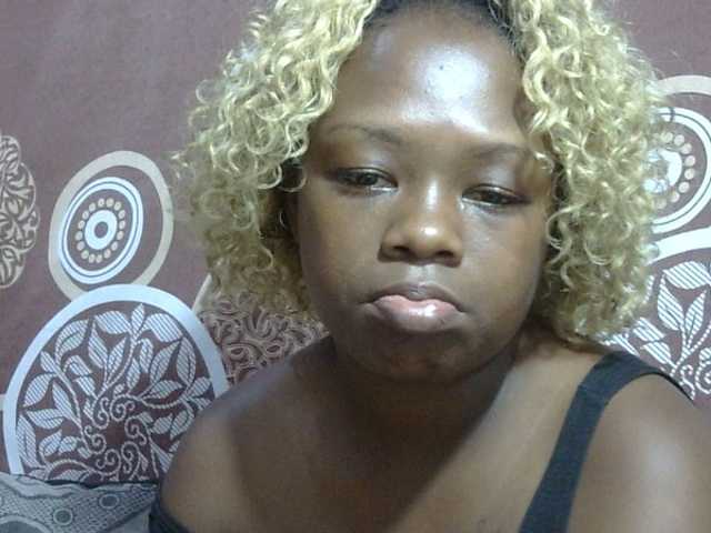 le modèle May-sexy est en webcam porno dans un show sur le site bongacams, il possède les tags suivants: Ebony,Blonde,Shaved