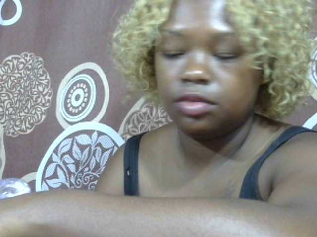 le modèle May-sexy est en webcam porno dans un show sur le site bongacams, il possède les tags suivants: Ebony,Blonde,Shaved