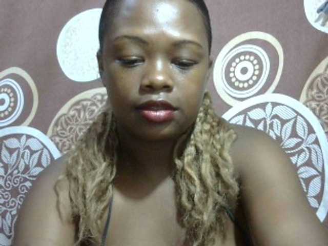 le modèle May-sexy est en webcam porno dans un show sur le site bongacams, il possède les tags suivants: Ebony,Blonde,Shaved