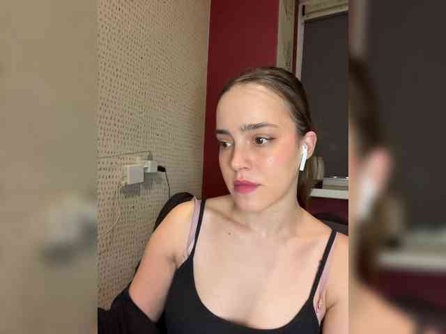 Kendrali Live Webcam on BongaCams