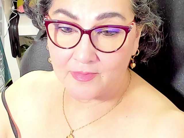 cataleya-mom's BongaCams show and profile