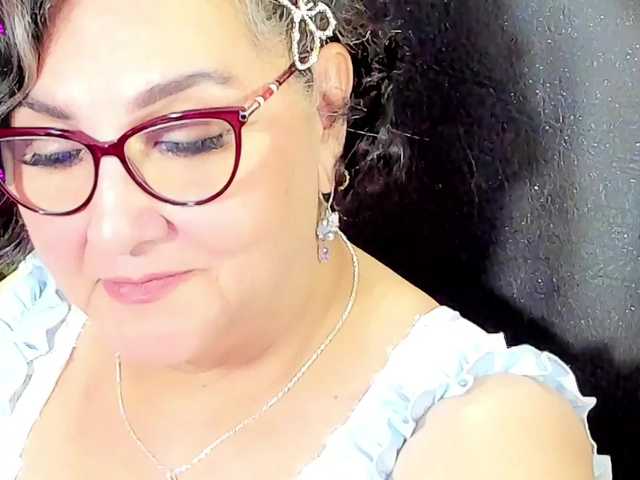 cataleya-mom's BongaCams show and profile