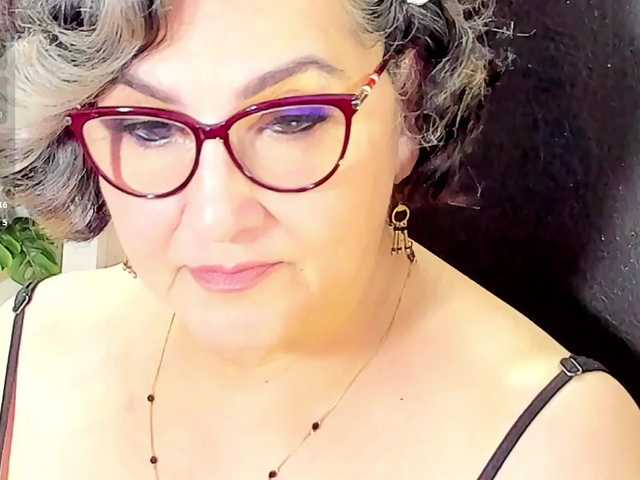 cataleya-mom's BongaCams show and profile