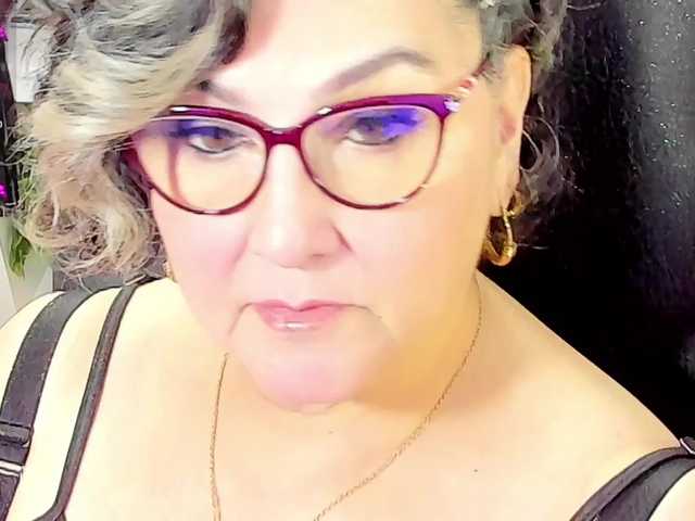 cataleya-mom's BongaCams show and profile