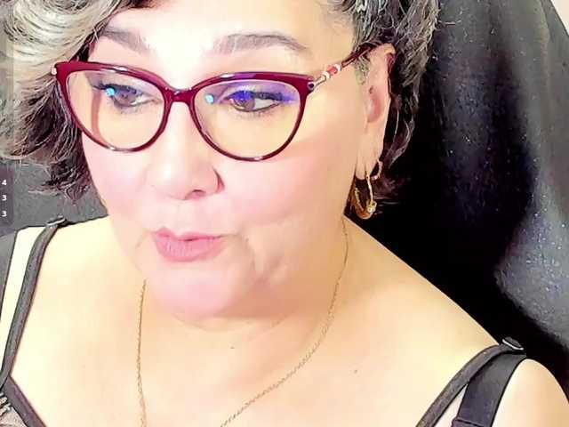 cataleya-mom's BongaCams show and profile