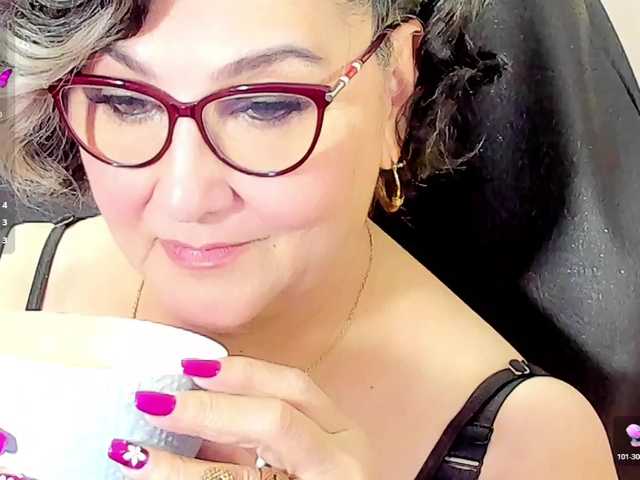 cataleya-mom's BongaCams show and profile