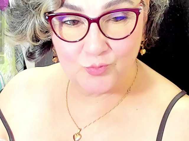 cataleya-mom's BongaCams show and profile