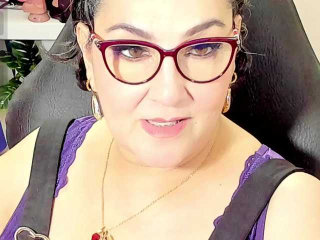 cataleya-mom's BongaCams show and profile