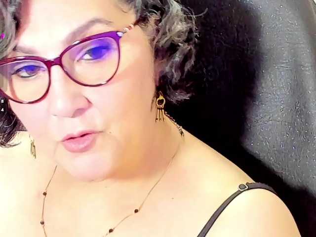 cataleya-mom's BongaCams show and profile