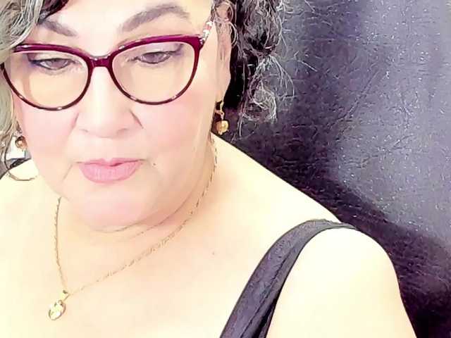 cataleya-mom's BongaCams show and profile