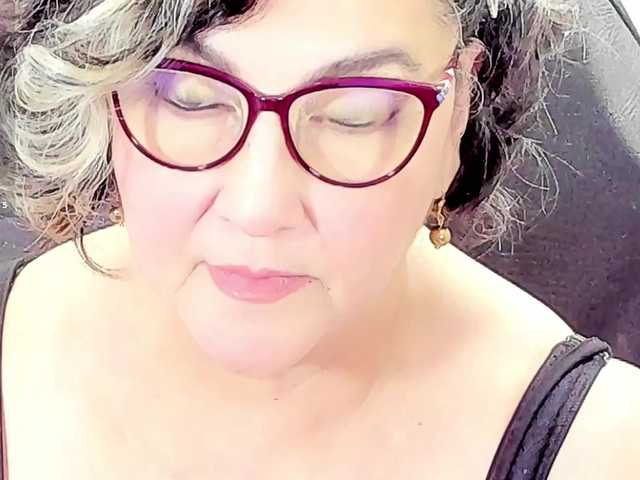 cataleya-mom's BongaCams show and profile