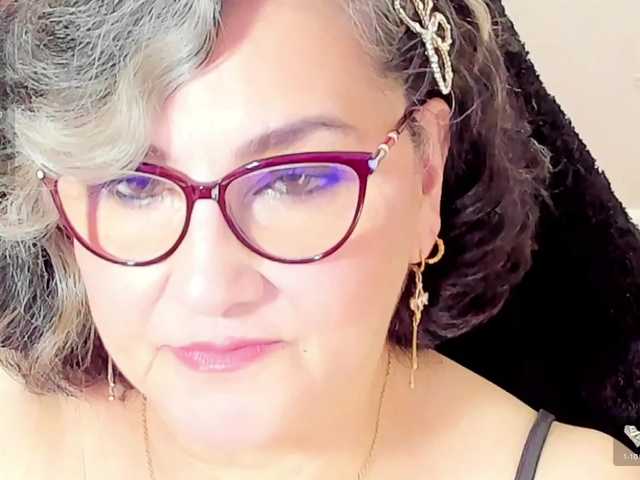 cataleya-mom from BongaCams