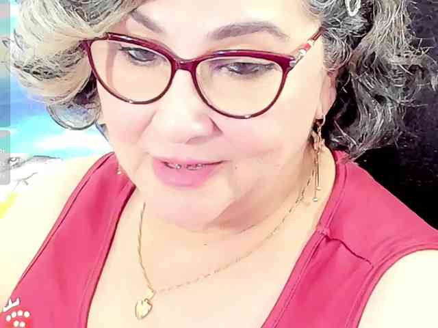 cataleya-mom Live Webcam on BongaCams