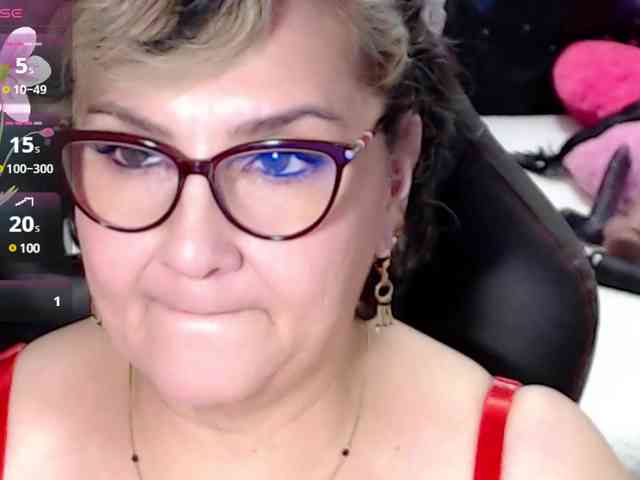 real webcam show Cataleya-mom