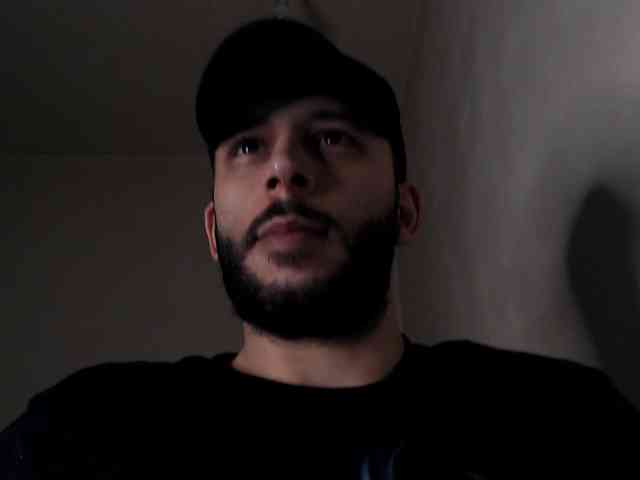 Henryaxe Live Webcam on BongaCams