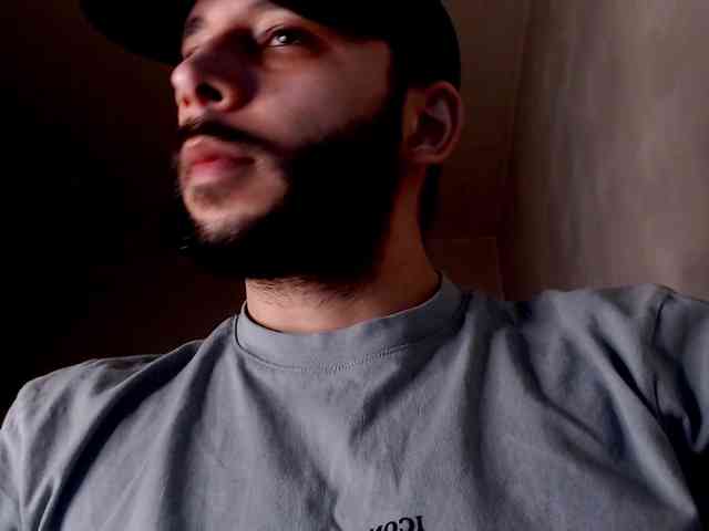 Henryaxe Live Webcam on BongaCams