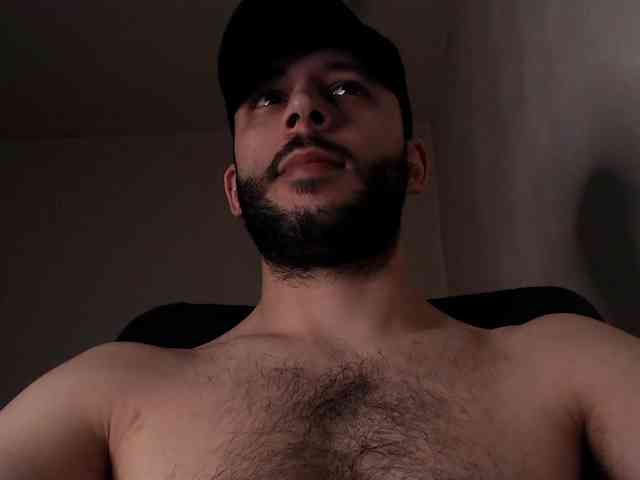 Henryaxe Live Webcam on BongaCams