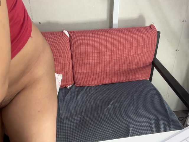 Introvertshytype2011's BongaCams show and profile