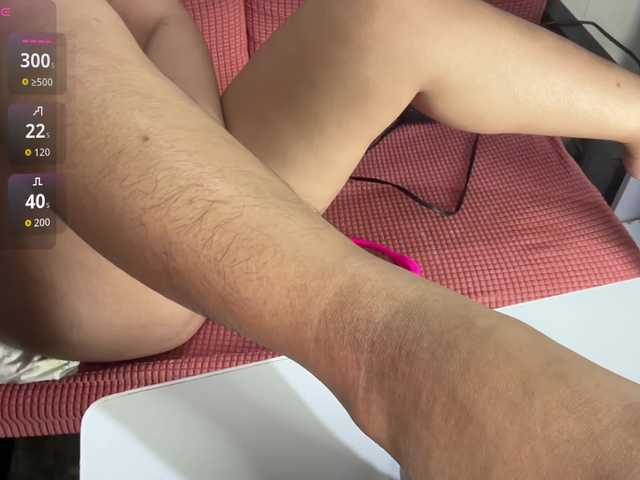 Introvertshytype2011's BongaCams show and profile