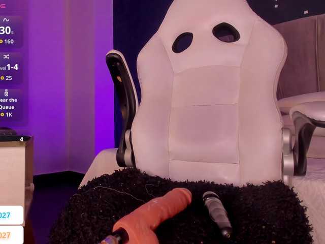 -Giia's BongaCams show and profile