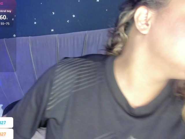 -Giia's BongaCams show and profile