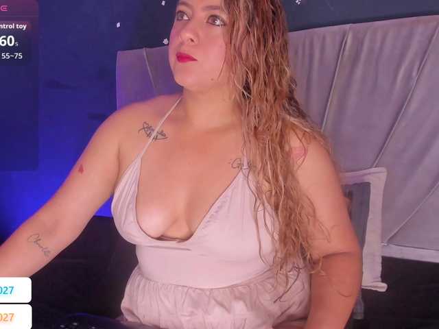 -Giia's BongaCams show and profile