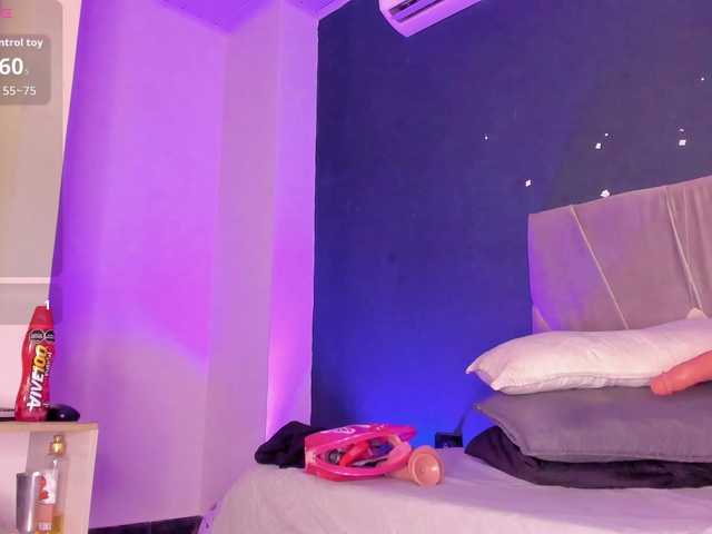 -Giia's BongaCams show and profile