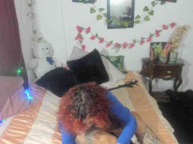 AxxyMilf webcam