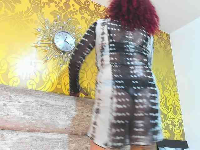 AxxyMilf webcam
