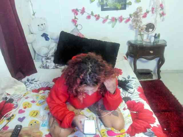 AxxyMilf webcam
