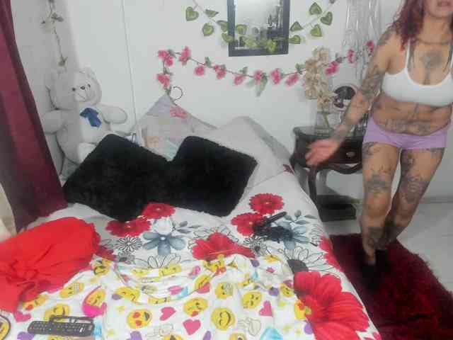 AxxyMilf webcam