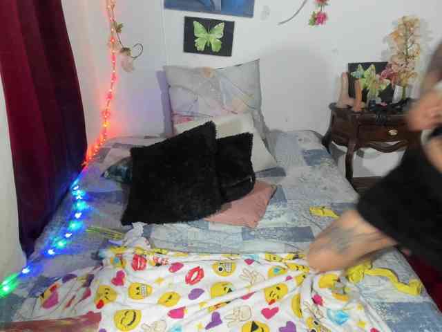 AxxyMilf webcam