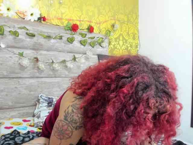 AxxyMilf webcam