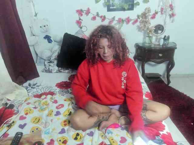 webcam live sex AxxyMilf