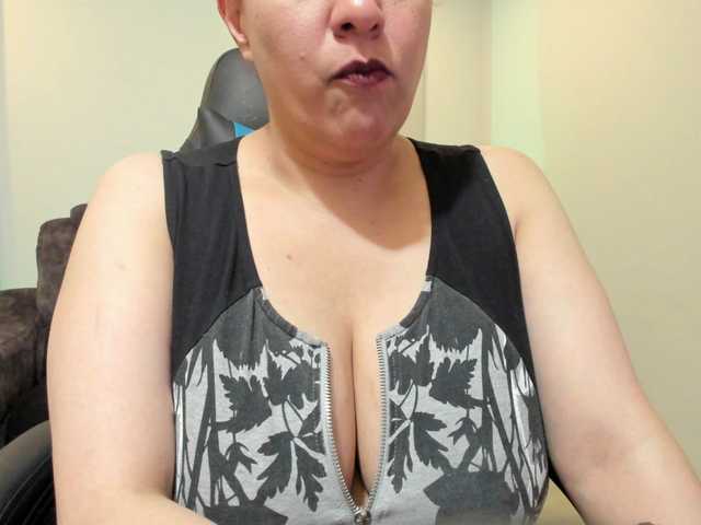 Sammy-owens's BongaCams show and profile