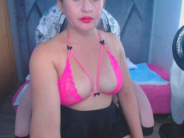 meganmilf2 Live Webcam on BongaCams