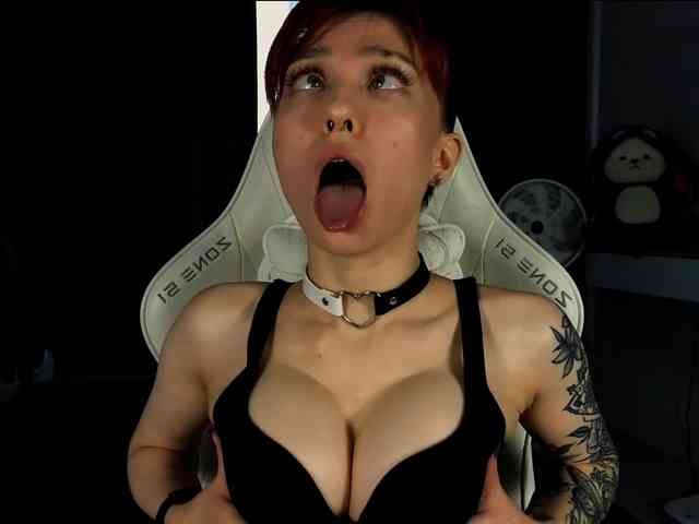 RoxyCrush webcam