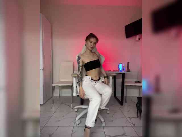 RoxyCrush webcam