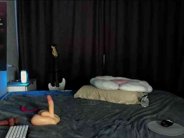 RoxyCrush webcam