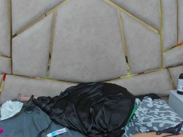 Cloe-candy's BongaCams show and profile