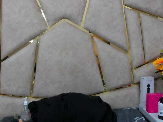 Cloe-candy's BongaCams show and profile