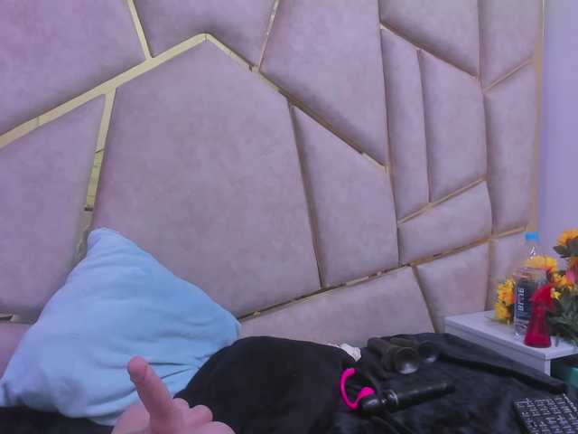 Cloe-candy's BongaCams show and profile