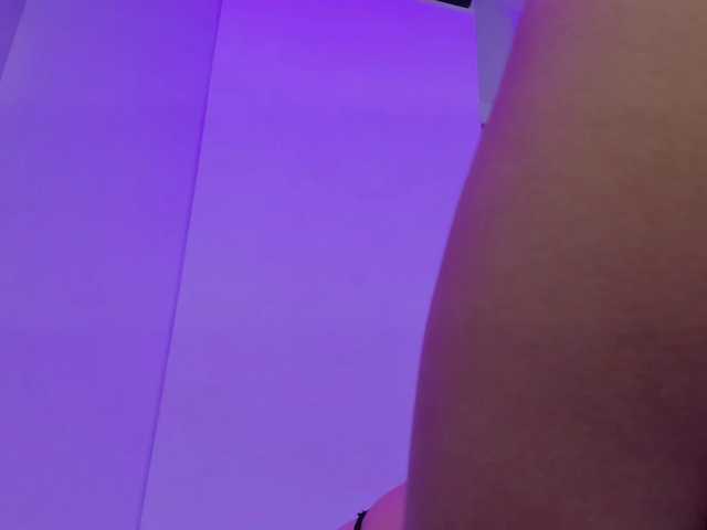 Cloe-candy's BongaCams show and profile