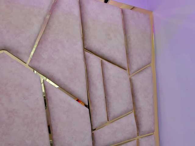 Cloe-candy's BongaCams show and profile