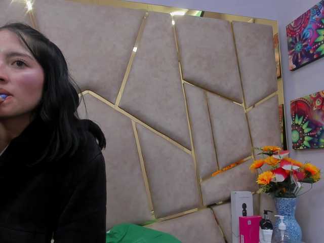 Cloe-candy's BongaCams show and profile