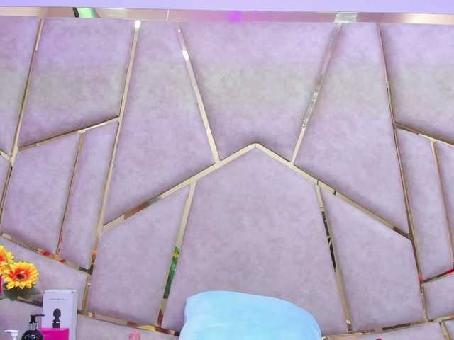 Cloe-candy's BongaCams show and profile