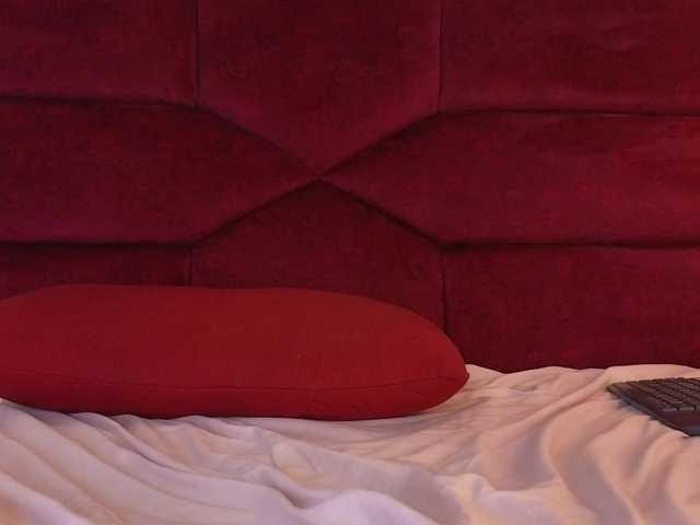 bluemoonn's BongaCams show and profile