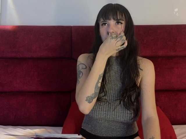 bluemoonn's BongaCams show and profile