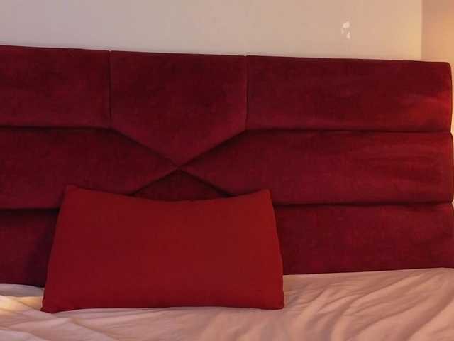 bluemoonn's BongaCams show and profile