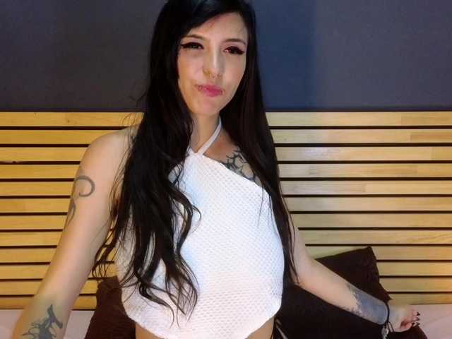 bluemoonn's BongaCams show and profile